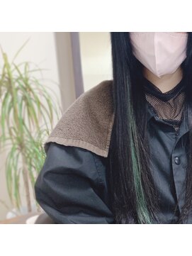 ウルティア(ulutia) ブラック×ダークグリーン