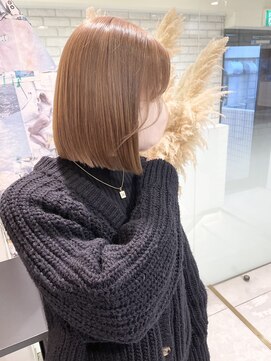 トルネード(TORNADO) 海外へア 外国人風 ミルクティーベージュ 切りっぱなしボブM302