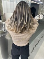 キング 梅田(K!ng)&nbsp;梅田ハイライトカラー梅田白髪ぼかしハイライトカラー