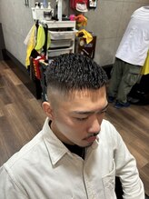 グロウヘアワークス(grow hair works) スキンフェード×アイロンパーマ
