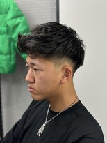 ヘアーラボ 樟葉(Hair Labo)&nbsp;ナチュラル カール風 スキンフェード 南楠葉