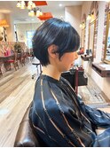 【FAVORチーフ】黒髪耳掛けショートスタイル　パーソナルカラー