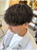 緩め波巻きスパイラルパーマシャドウパーマメンズマッシュウルフ