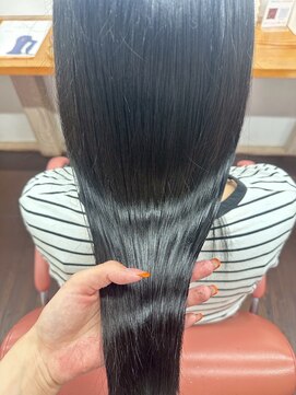 ナンバーエイト(number eight) 黒髪暗髪 髪質改善うる艶ストレートロング美シルエット20代30代