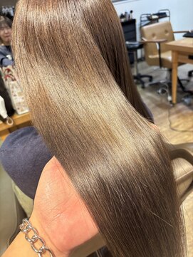 ディラ 戸田公園店(Dilla) ベージュグレージュ