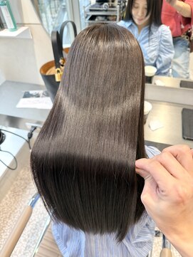 キュア 池袋(CURE) 5トーン地毛風ナチュラルブラウン×髪質改善 #051