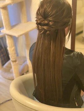 ヘアーセット モコロ(Hair Set MOCORO) ストレートアレンジ