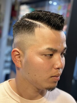 バーバー スタジオ ラフテル(Barber Studio RAFTEL) ハードパートスタイル