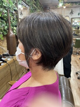 プランツヘアー ミセス　大人キレイ　小顔ショート