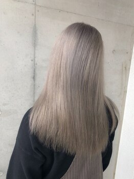 ウタリ(UTARRY)の写真/人気のイルミナカラーで艶感×透け感のある髪へ…ケアブリーチを使用したデザインブリーチもお任せ下さい♪