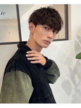 キュー(Cue_) 王道メンズ無造作ニュアンスマッシュパーマ（表参道原宿）