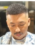 デルフィーノヘアーの濡れパンスキンフェード