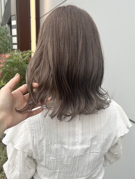 ソルト(Salt) シアーなグレージュ