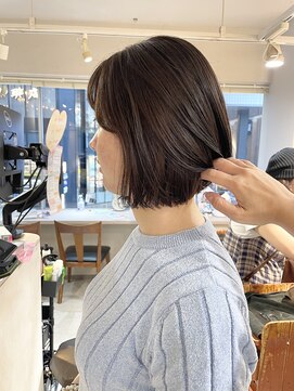 キャンバス バイ ネオリーブ 横浜西口(Canvas by neo.) ミニボブ くすみブラウン 透け感カラー【miku】