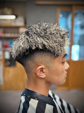 フジヤマバーバーショップ エビス(FUJIYAMA BARBER SHOP ebisu) fade【ebisu】