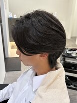 ヒュイル バイ ニアウ(Hwyl by Niau)&nbsp;センターパートメンズカットパーマニュアンスパーマセンター