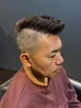 ビーダンディー(Bee dandy) イケオジ リーゼント風 大人モヒカン ツーブロックショート