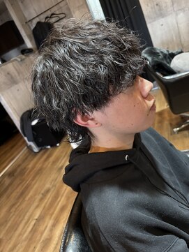 レオン(LEON) ツイスパ 波巻き パーマ