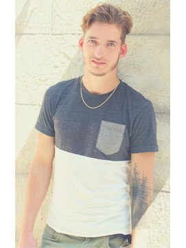 ジジバイワースホワイル(jiji by WORTH WHILE) アッシュブラックウルフマッシュパーマハイライト波巻きショート