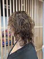 リファインド(REFINED)&nbsp;個性派パーマスタイル AYANO