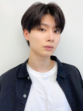 クオール(Quol) 韓国風マッシュ◎メンズ似合わせカットセンターパート暗髪ヘア