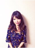 エアリーな毛束感でふんわりかわいらしさアップのスタイル