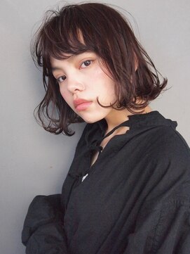 コス(kos) 『nanuk*UEKI』軽めの外ハネミックスパーマ