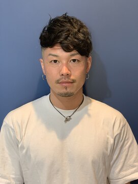 サン ビューティアンドバーバー(3 Beauty Barber) ツーブロックフェード