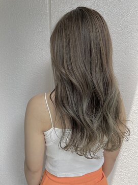 エイル 西梅田(eyl) 裾カラー × オリーブベージュ☆