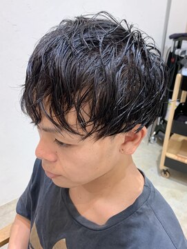 アンガーデン(Une GARDEN) 癖毛活かしメンズマッシュ/眉毛カット/襟足カット/黒髪