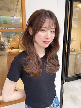 クシェル(kuschel) 前髪カットx寒色系カラーxかきあげバングxシアーグレージュ