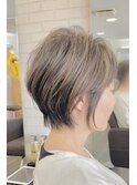 コントラストハイライト×くびれショート