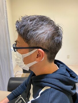 エヌアンドエーコンティ(N&A CONTi) スーツに似合う短髪ショート 白髪ぼかし/ハイライト