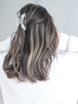 マリアナ(Mariana)&nbsp;ハイライトショートヘアレイヤーカットダブルカラー