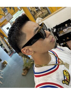 パーラーフリークス(PARLOR FREAKS) フェードスタイル