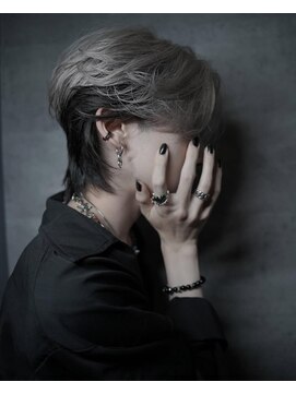 シン(syn) ホワイトベージュセンターパート