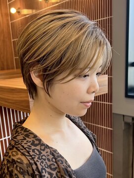 エリマ 横浜西口(elima) 横浜西口ミルクティーベージュカラーくびれショートカット30代