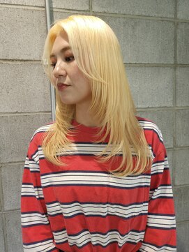 ノル 栄矢場町(nol) ブロンド×レイヤーカット(抜きっぱなしブリーチ/ハイブリーチ)