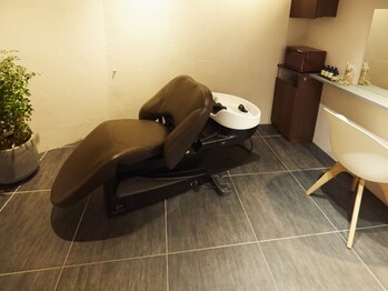 リトリル(L'TLYL)の写真/《贅沢個室×極上ヘッドスパ》で疲労をリセットしませんか？似合わせCUT/髪質補正メニューもご用意◎