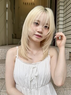 ハッシュカット ハイトーンカラー　レイヤーカット 