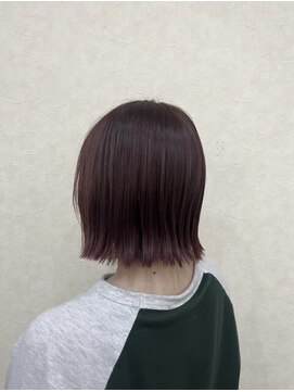 ボルドーカラー×切りっぱなしボブ