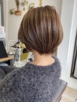 ハーティーモトヤワタ(hearty MOTOYAWATA) 女性らしさを引き立たせるショートヘア