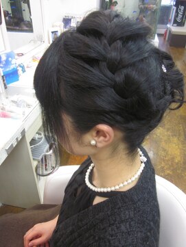 エムスリーディーサロン アクトヘアー(M3D Act Hair) シンプル可愛い編み込みスタイル★