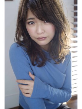 ヘアデザイン ソラ(Sola) スイートマットアッシュカラー×ウェーブロング×斜めバング