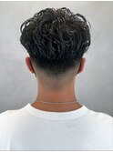 スペインカール_アップバングコンマヘアスキンフェード_ba419001