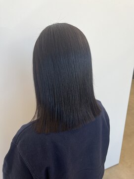 ビーヒアナウ N゜03 金沢駅西店(BE HERE NOW) 【切りっぱなし/鎖骨ライン/ミディアム/髪質改善】