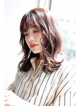 ムウ 難波(MOU) ミディアムレイヤーボブルフ黒髪ネビージュ小顔ワンレン20代30代