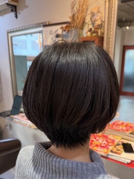 【JR茨木3分】女性らしい丸みに仕上げるショート/ボブが得意♪骨格から分析したショートで小顔見せ効果も◎