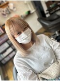 重めの内巻きボブ
