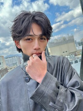 オム ブランシェ(HOMME BLANCHE’) 黒髪コンマバングフェザーパーマ